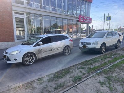 Форд Фокус и Ниссан Кашкай решили одновременно повернуть с  Баклановского на Крылова — фото 3