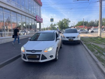 Форд Фокус и Ниссан Кашкай решили одновременно повернуть с  Баклановского на Крылова — фото 5