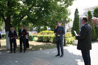 В Новочеркасске прошли траурные мероприятия в память о жертвах расстрела 1962 года — фото 6