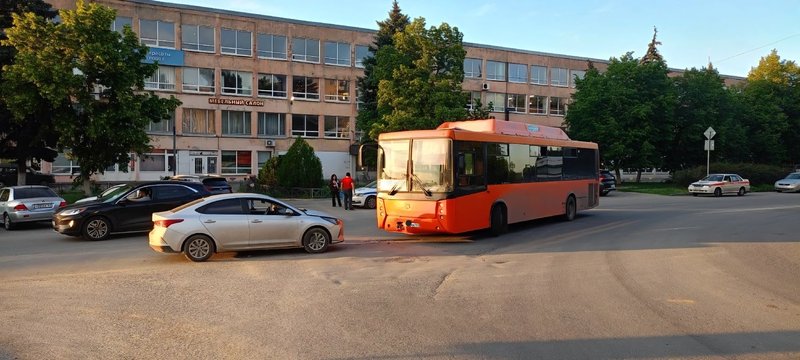 Вот что бывает, если не уступить дорогу автобусу — фото 4