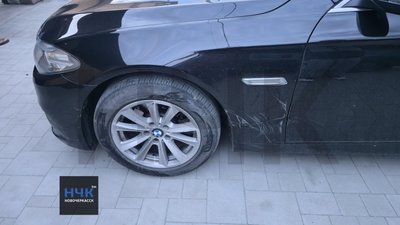 Девушка на BMW едва избежала трагедии в Новочеркасске: подросток на мопеде врезался в её авто