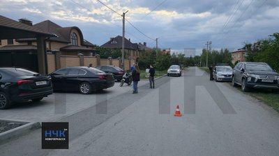 Девушка на BMW едва избежала трагедии в Новочеркасске: подросток на мопеде врезался в её авто — фото 3