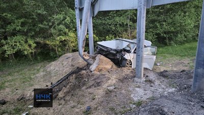 Двое пострадали в жёстком ДТП под Новочеркасском: автомобиль на скорости врезался в дорожный... — фото 3