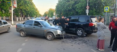 Приора и Крузак не поделили Московскую — фото 3
