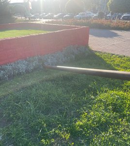 Наши заботливые подписчики переживают, что в самом центре города, под зданием администрации...