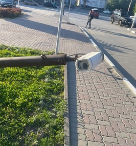 Наши заботливые подписчики переживают, что в самом центре города, под зданием администрации... — фото 2