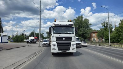 Водитель Ситрака притер Рено в районе Бума на Хотунке