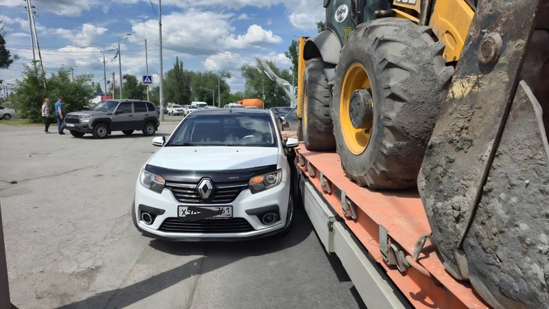Водитель Ситрака притер Рено в районе Бума на Хотунке — фото 4