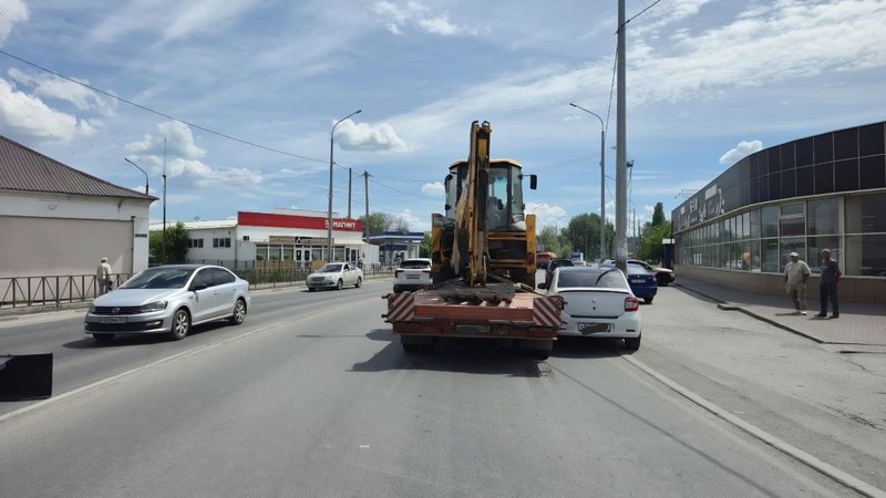 Водитель Ситрака притер Рено в районе Бума на Хотунке — фото 5