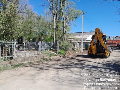 Вчера к нам обратились наши подписчики и рассказали о том, что на старом кладбище в канун Великого... — фото 2