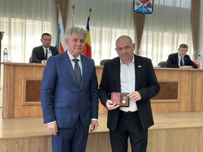 Депутаты городской Думы отмечены наградами за помощь участникам СВО
