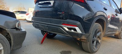 Сегодня в районе заправки Лукойл  на выезде с Каменской японский автором попробовал на прочность... — фото 2