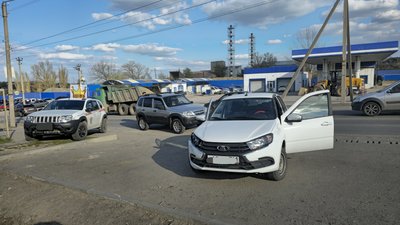 Лёгкое, но неприятное ДТП в районе 12 школы — фото 2