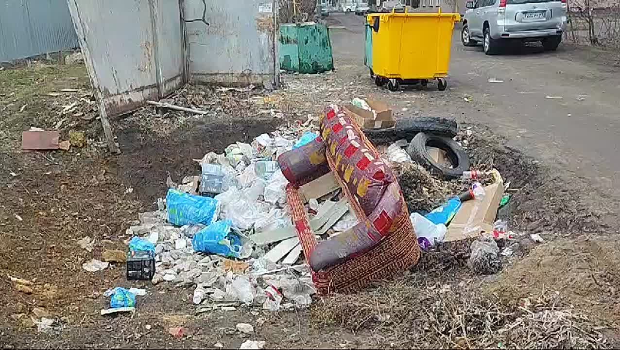 Контейнерная площадка, вернее, то, что должно быть контейнерной площадкой, по адресу: Электродная,...