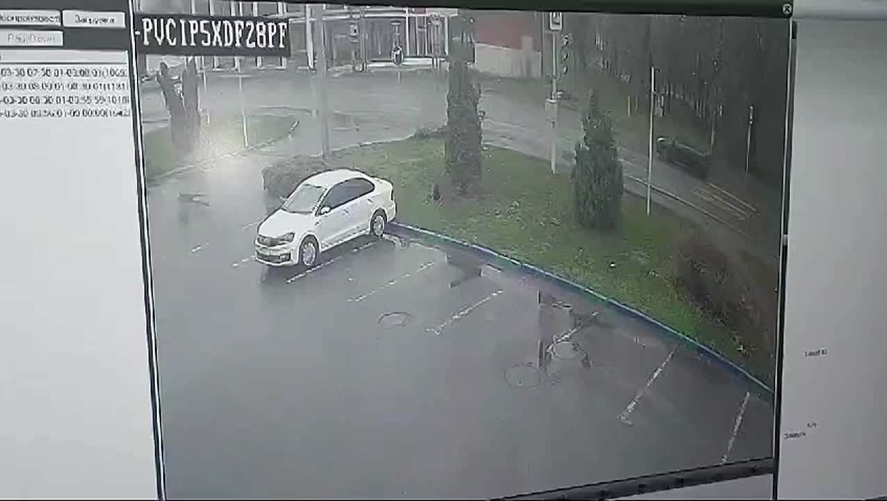 В интернете появилась запись манёвра патрульного автомобиля сегодня на Харьковском шоссе